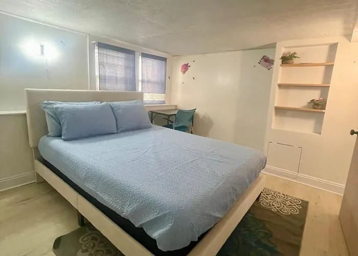 Lower Level Luxury Apartamento