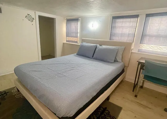 Lower Level Luxury Apartamento